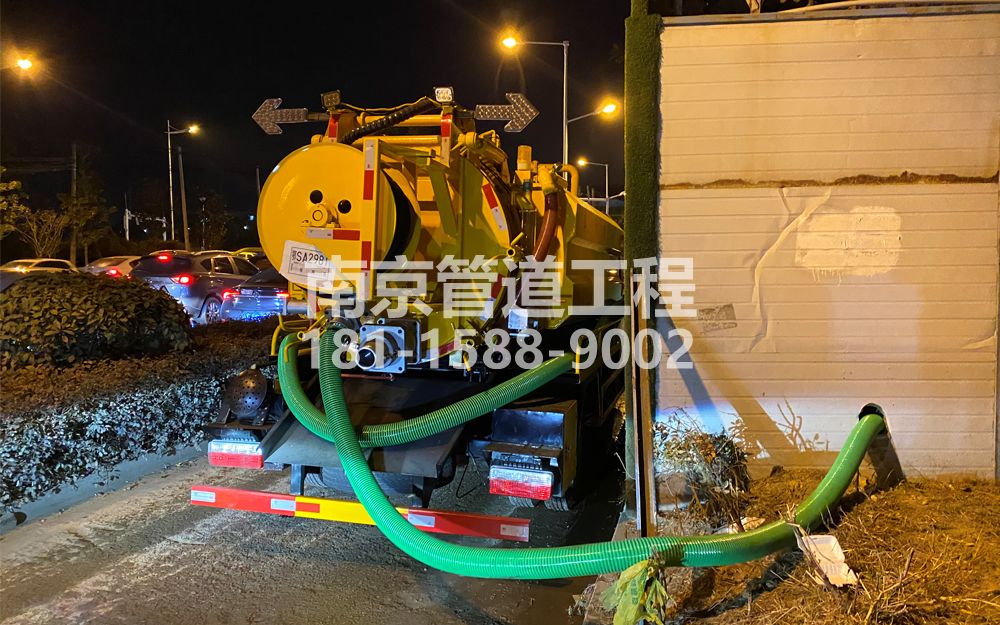 266曹后临时工地抽粪