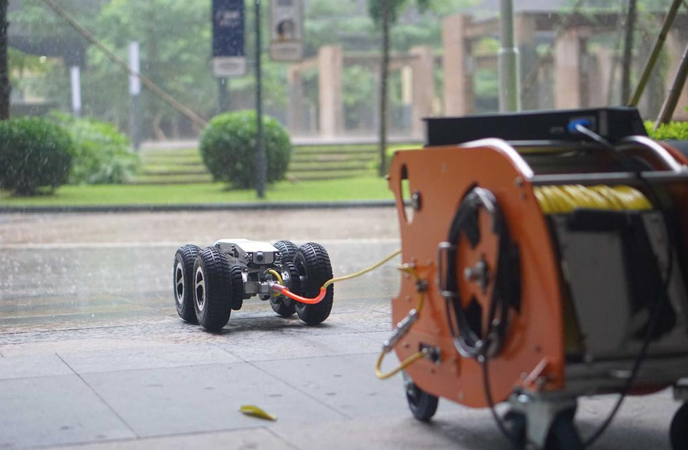 285曹后管道检测机器人